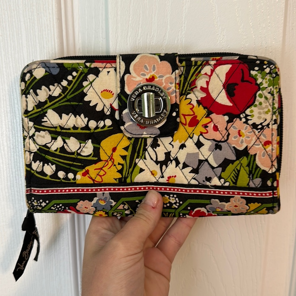 EUC Vera Bradley wallet